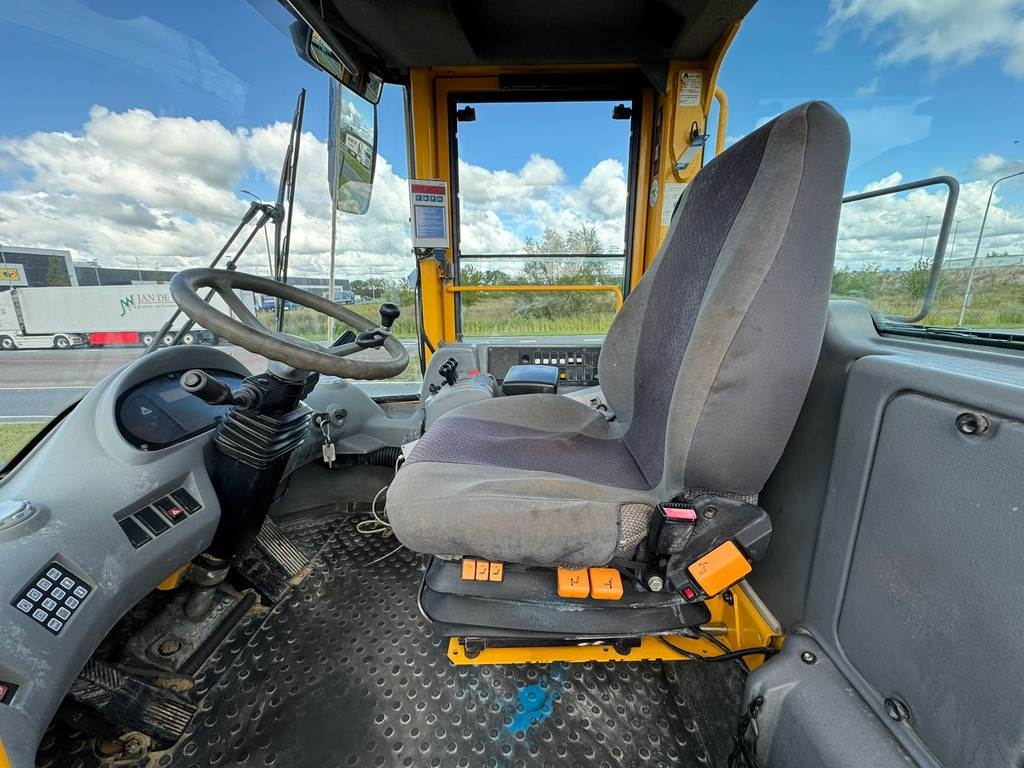 Volvo L220E