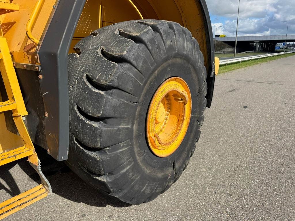 Volvo L220E
