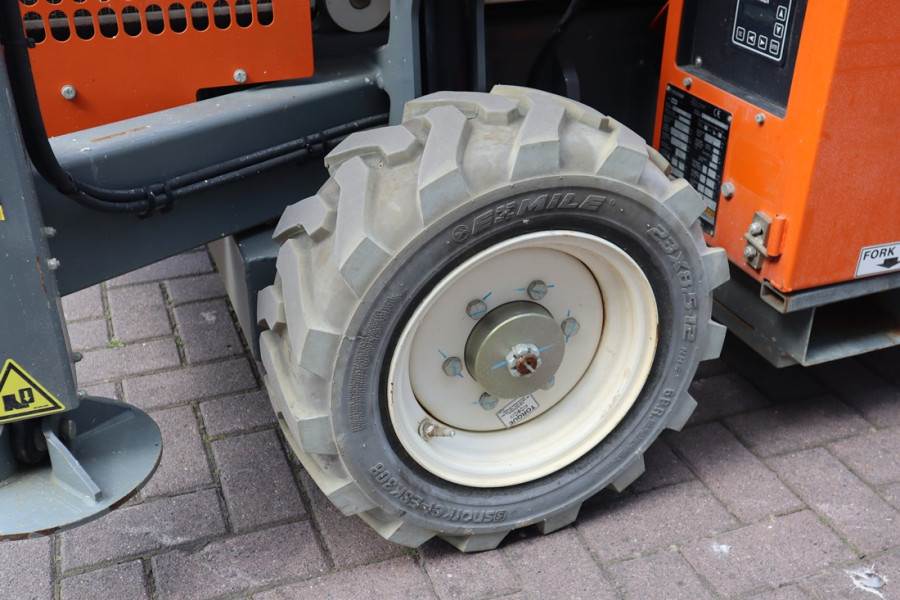 Snorkel S2755RT Diesel, 10.1m Working Height, 300kg Capaci
