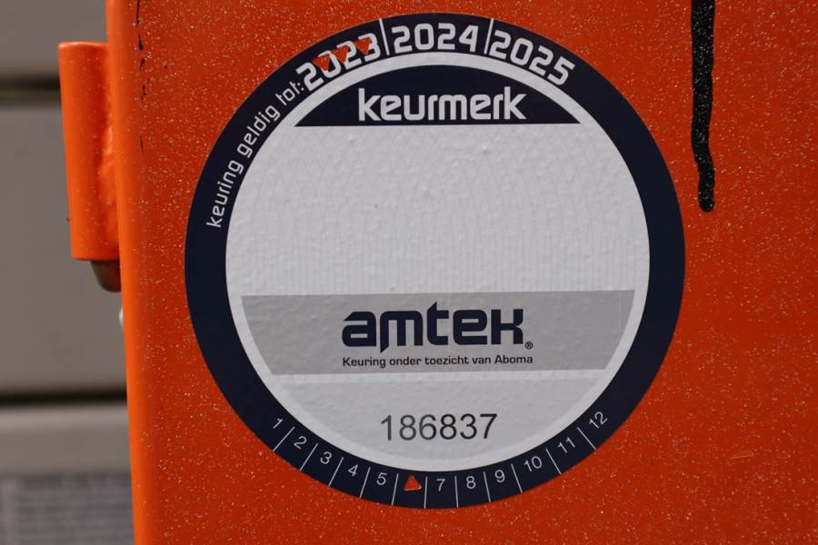 Snorkel S2755RT Diesel, 10.1m Working Height, 300kg Capaci