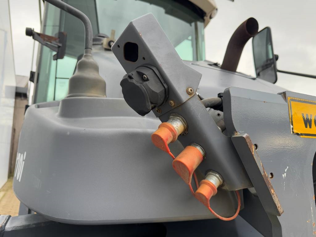 Hamm DV+ 70i VO-S - Dutch Machine / Tandem Roller
