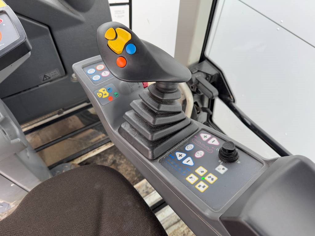 Hamm DV+ 70i VO-S - Dutch Machine / Tandem Roller