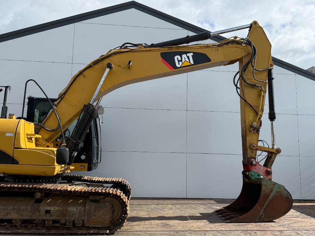CAT 320DL - Hammer Lines / Quick Coupler