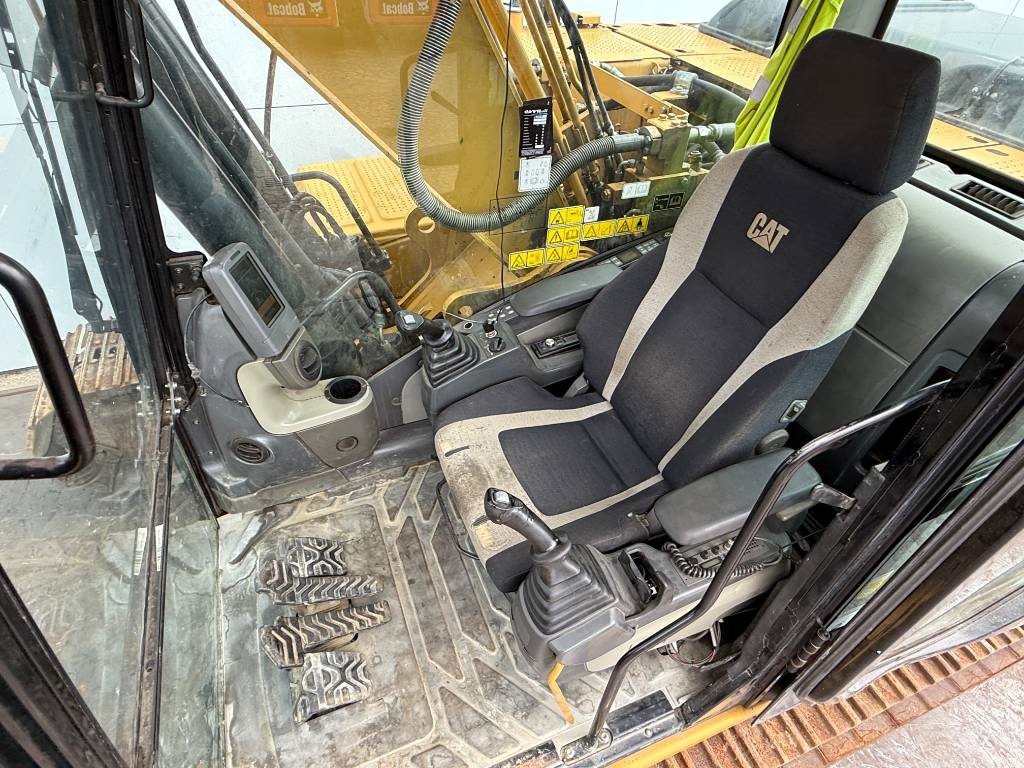 CAT 320DL - Hammer Lines / Quick Coupler