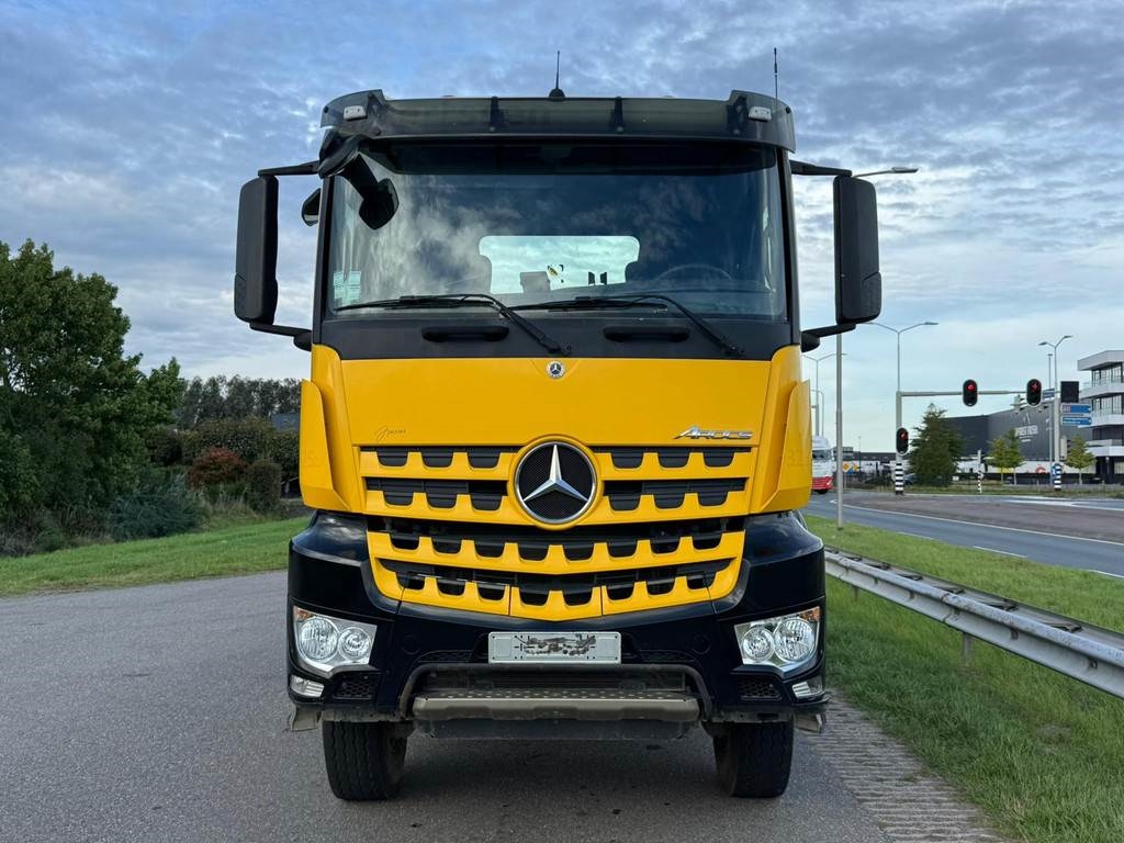 Mercedes-Benz AROCS 3345