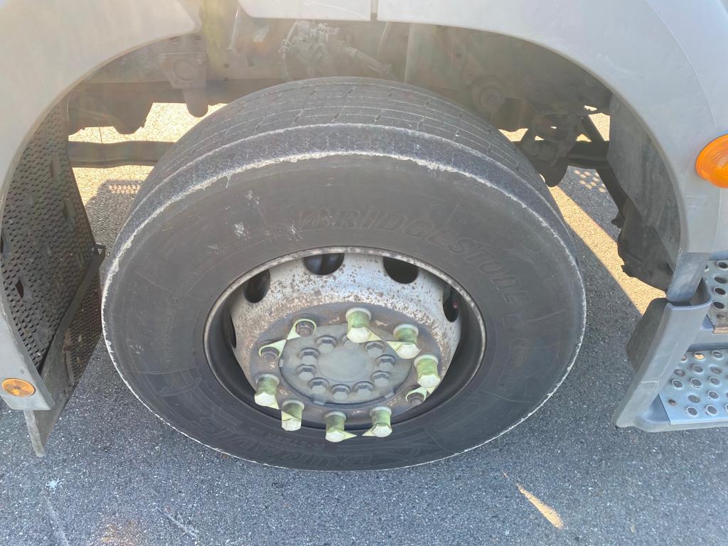 Mercedes-Benz AXOR 1829 4x2 chassis cab