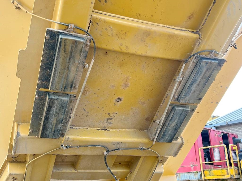 CAT 740B - Automatic Greasing / Camera / Airco