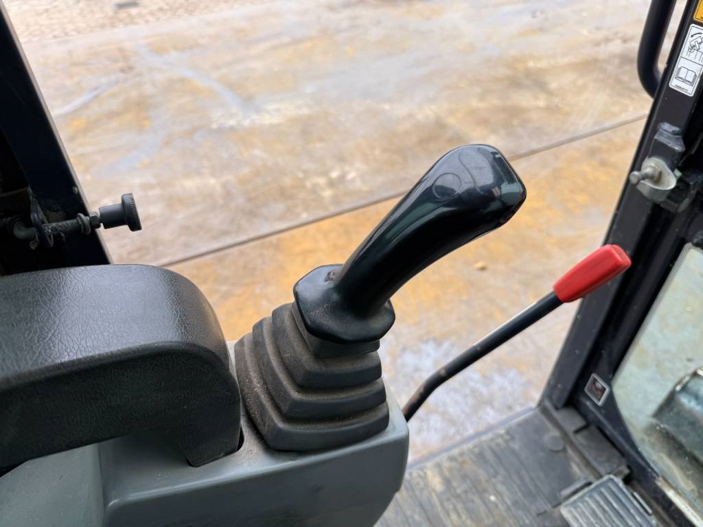 Kubota KX027-4 - Hammer Lines / Quick Coupler