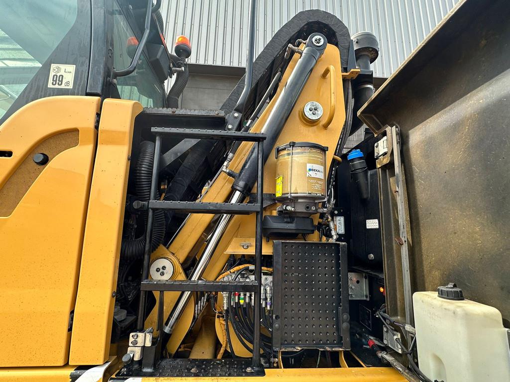 CAT MH3026 - 06C Material Handler