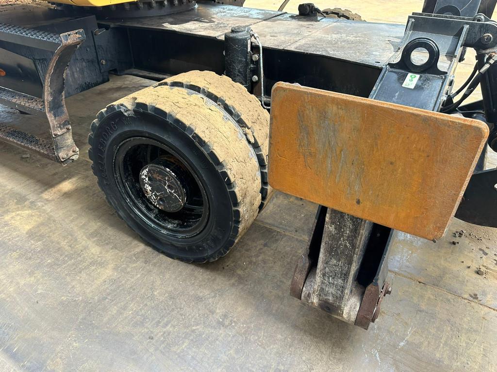 CAT MH3026 - 06C Material Handler