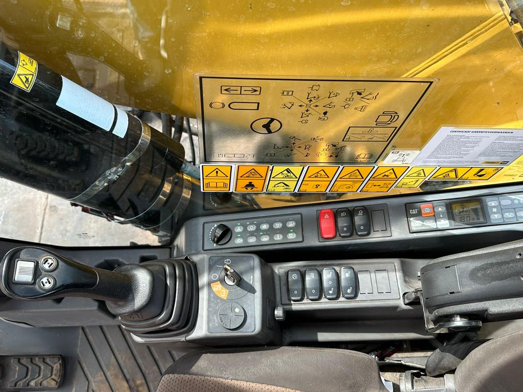 CAT MH3026 - 06C Material Handler