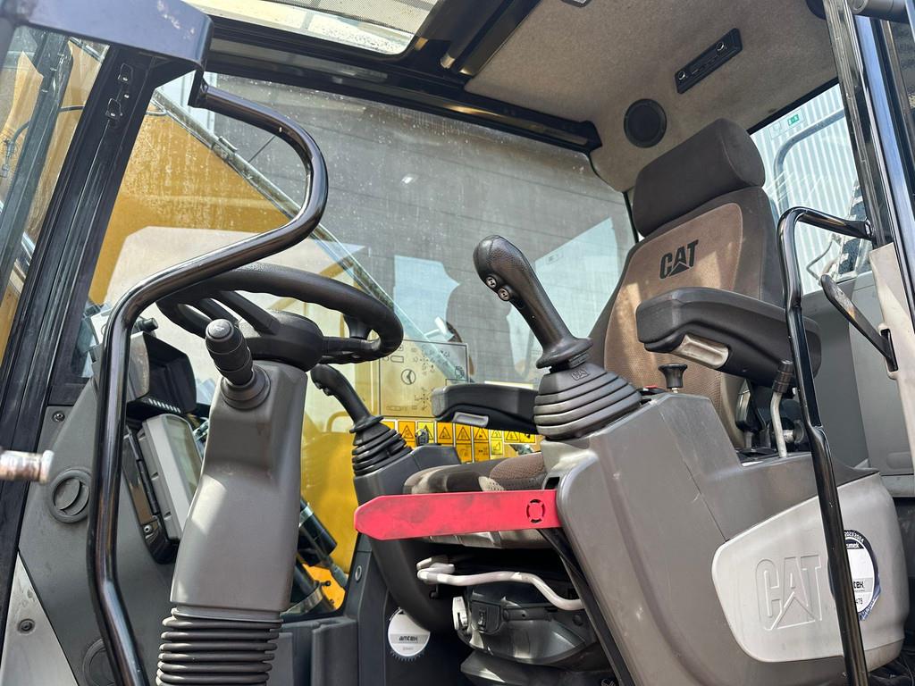 CAT MH3026 - 06C Material Handler