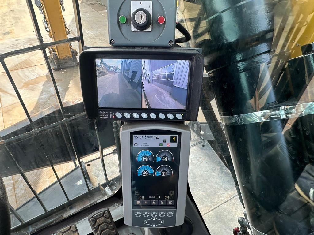 CAT MH3026 - 06C Material Handler