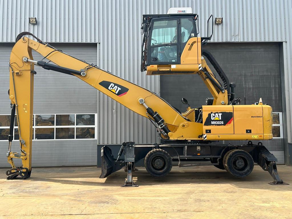 CAT MH3026 - 06C Material Handler