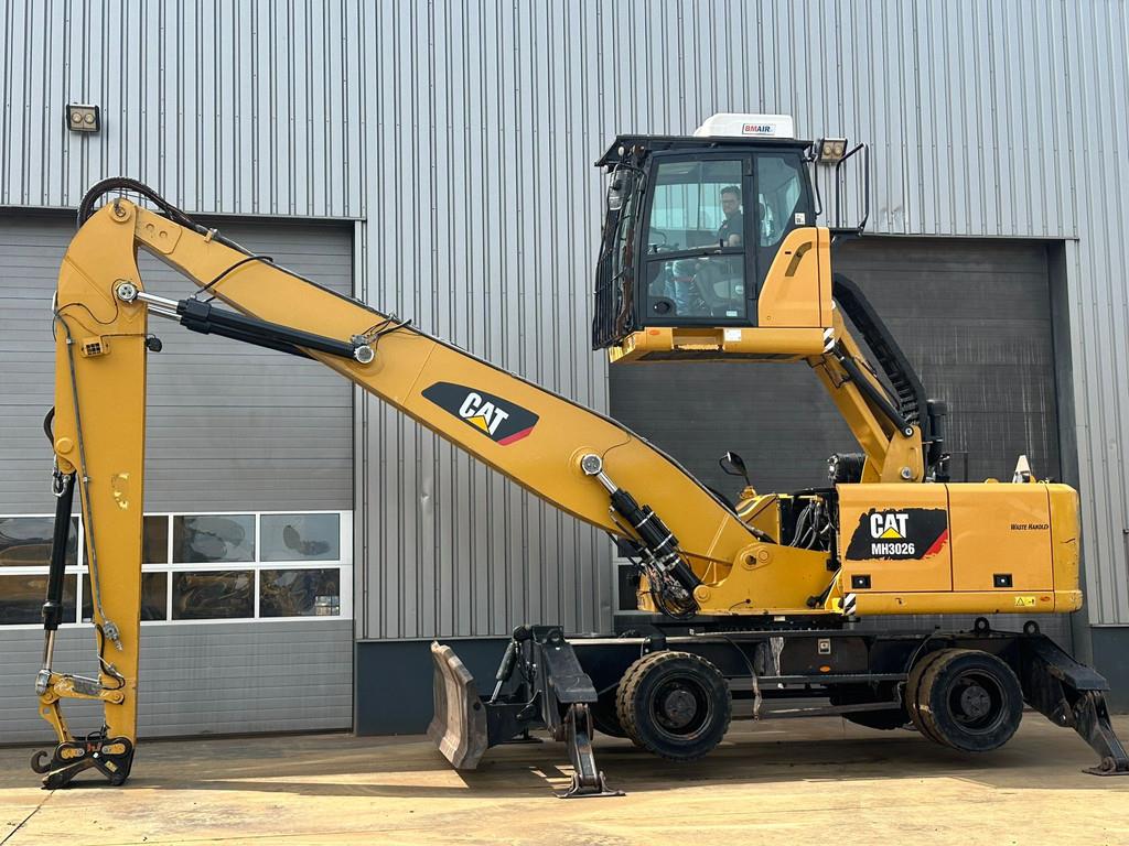 CAT MH3026 - 06C Material Handler