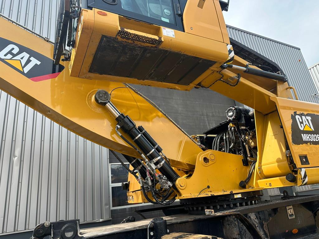 CAT MH3026 - 06C Material Handler