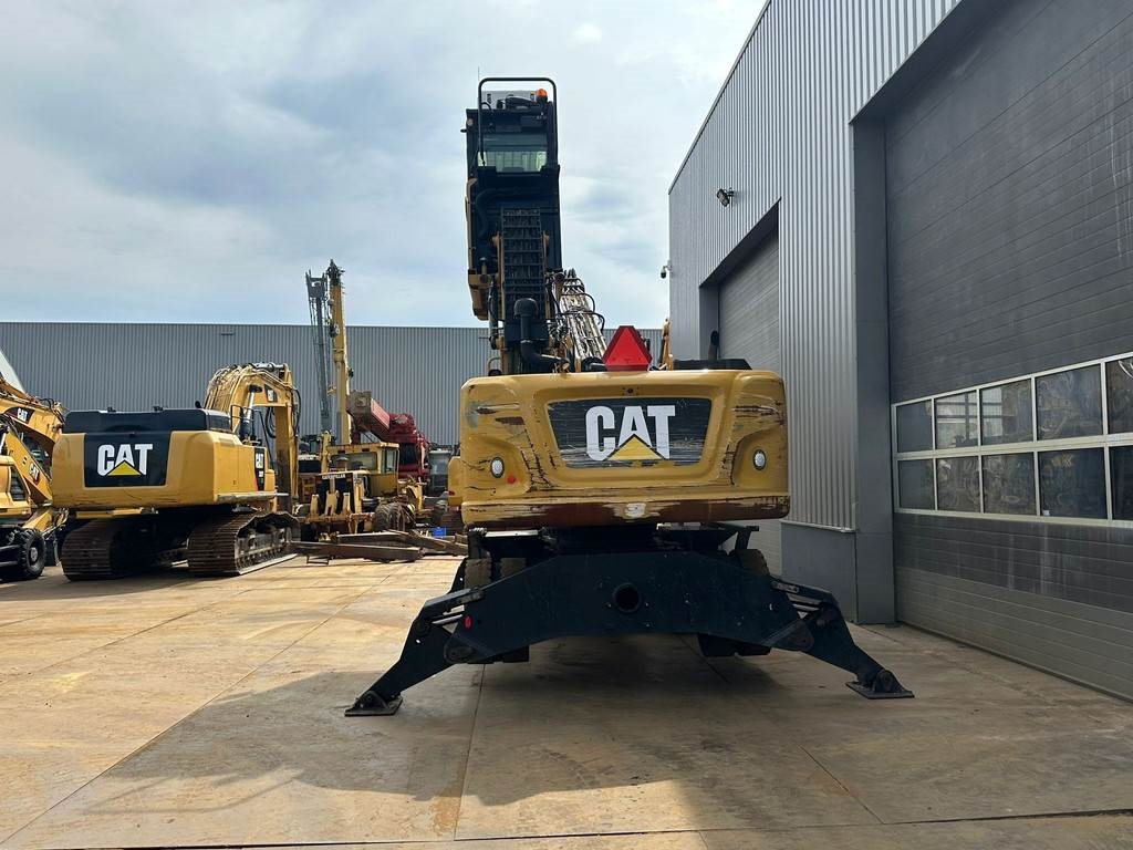 CAT MH3026 - 06C Material Handler