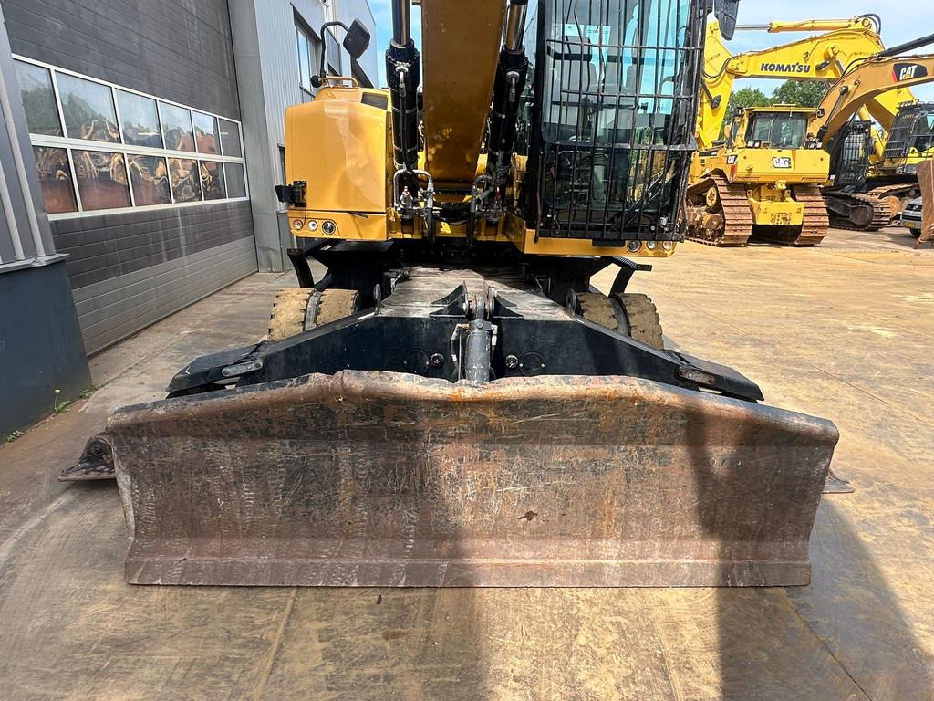 CAT MH3026 - 06C Material Handler