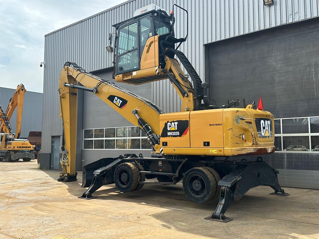 CAT MH3026 - 06C Material Handler