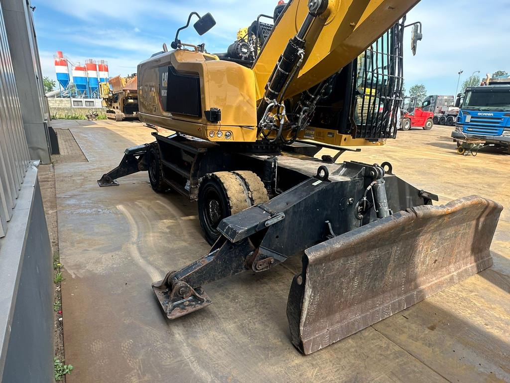 CAT MH3026 - 06C Material Handler