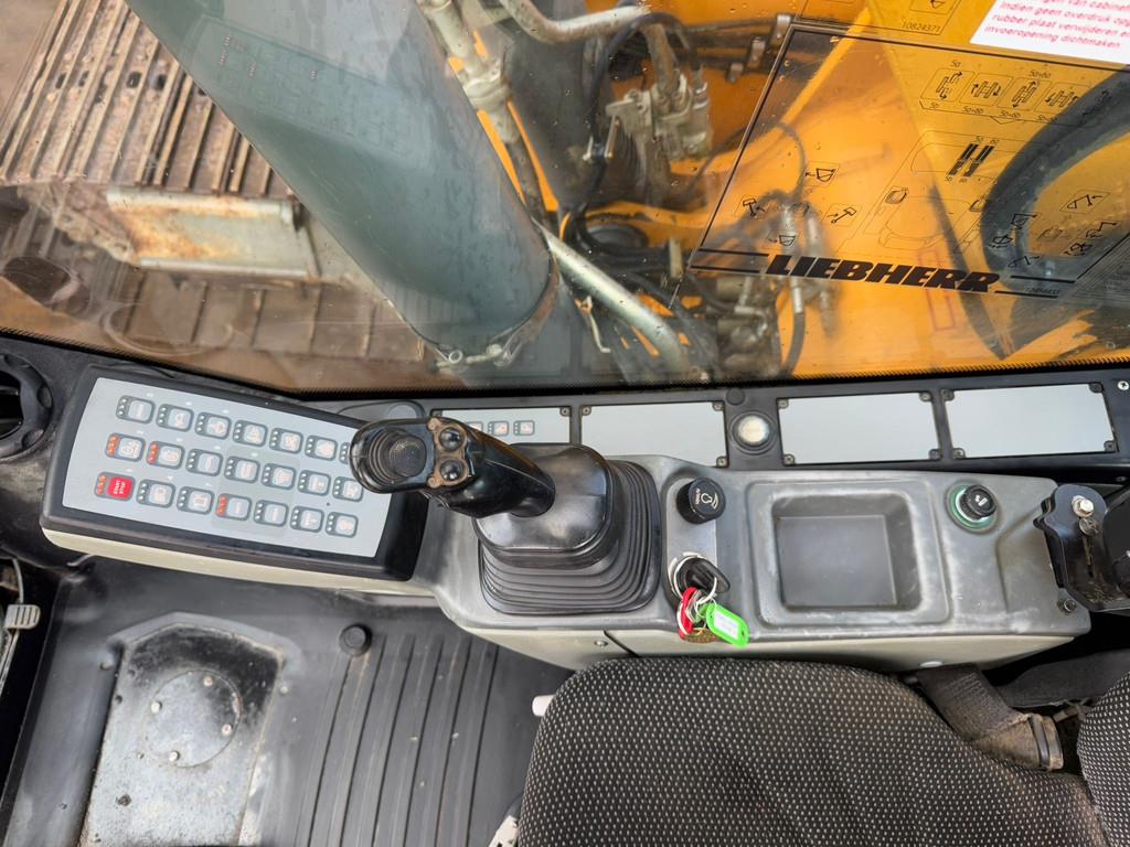 Liebherr R926 LC