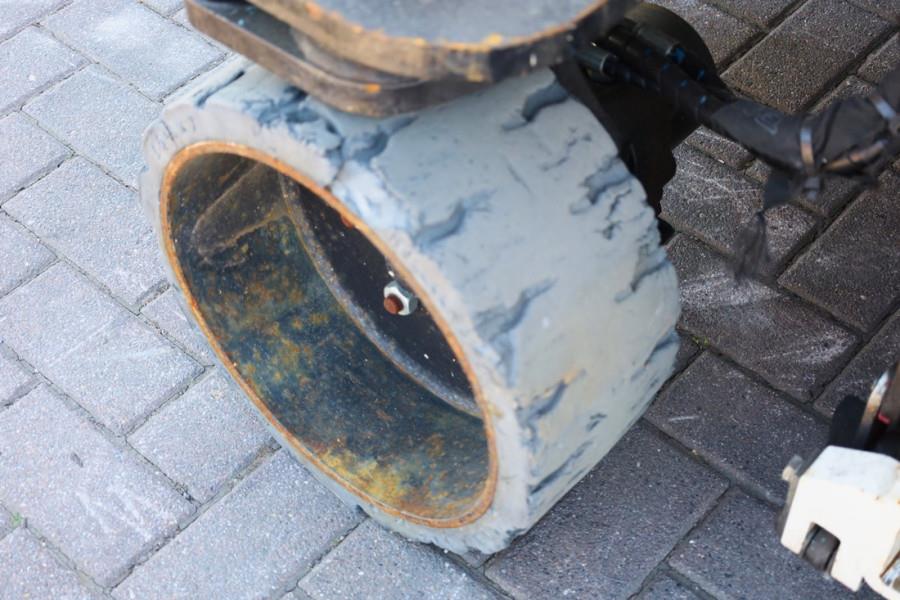 Holland Lift Ecostar HL-11812 Electric, 14m Working Height, 300