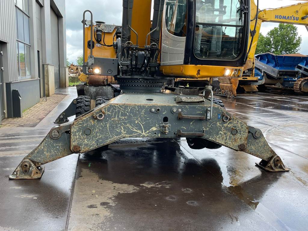 Liebherr LH30 M - Material Handler