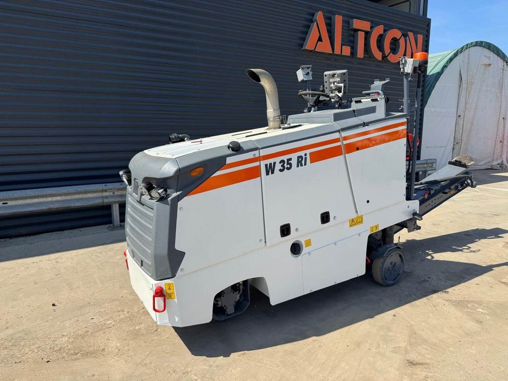 Wirtgen W 35 RI