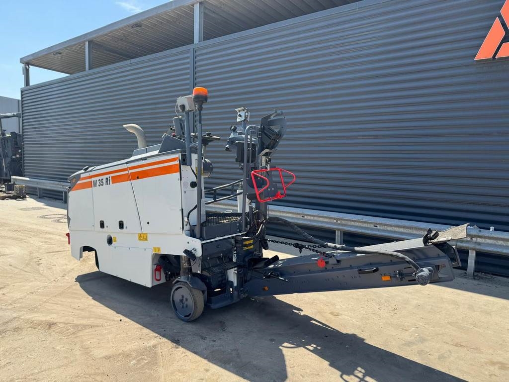 Wirtgen W 35 RI