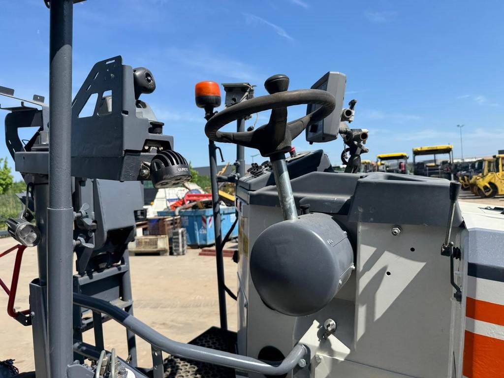 Wirtgen W 35 RI