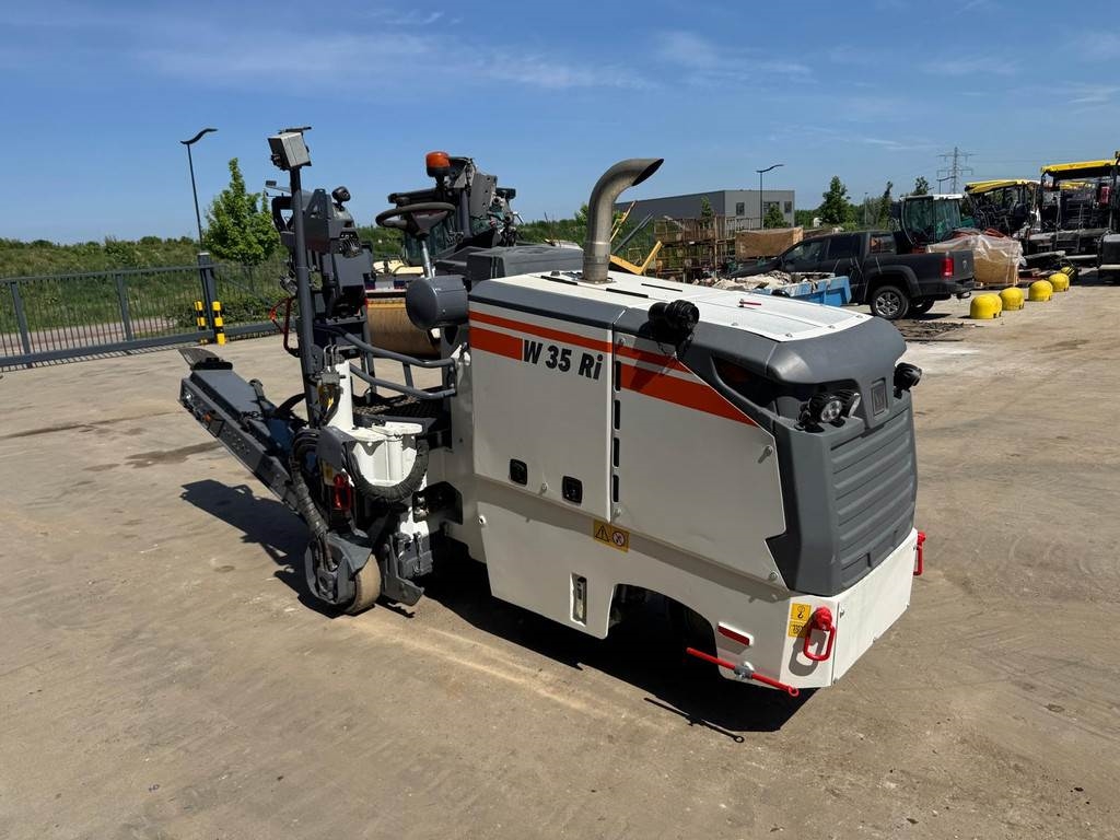 Wirtgen W 35 RI