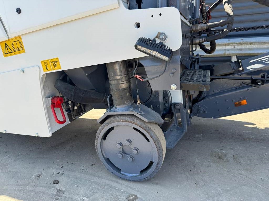 Wirtgen W 35 RI