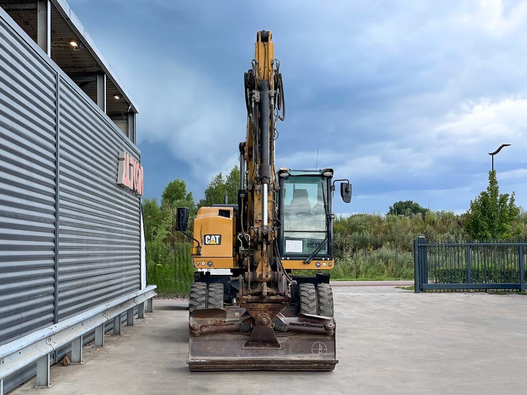 CAT M318F