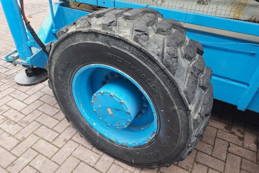 Holland Lift Megastar G-300DL30/S Diesel, 4x4x4 Drive, 33.5m Wo