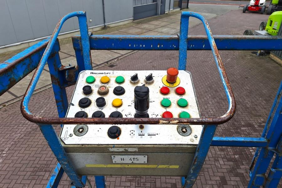 Holland Lift Megastar G-300DL30/S Diesel, 4x4x4 Drive, 33.5m Wo