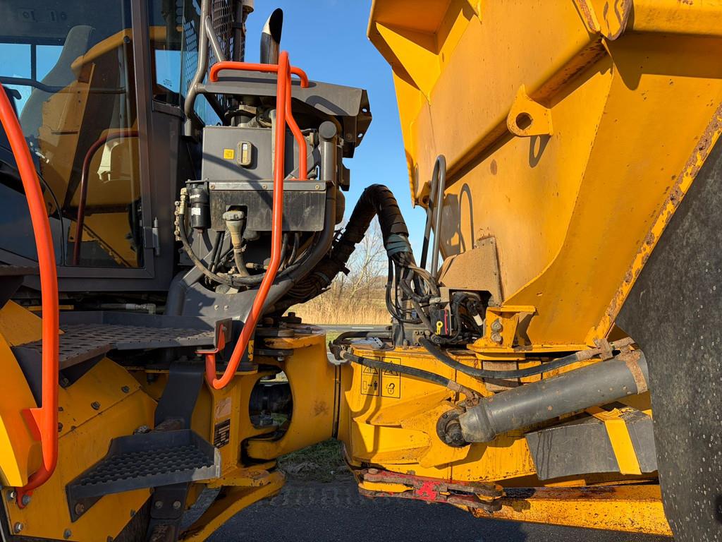 2016 فولفو A30G-44865681