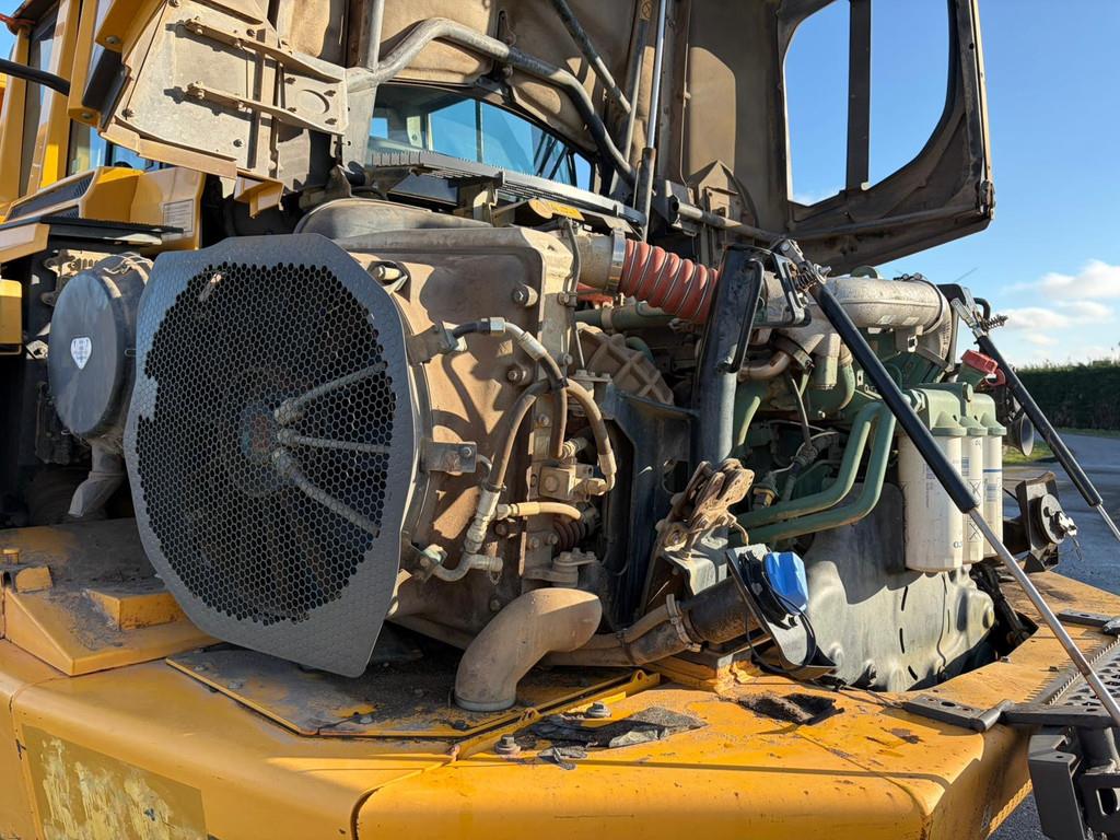 2016 فولفو A30G-44865686