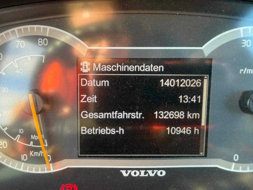 2016 فولفو A30G-44865676