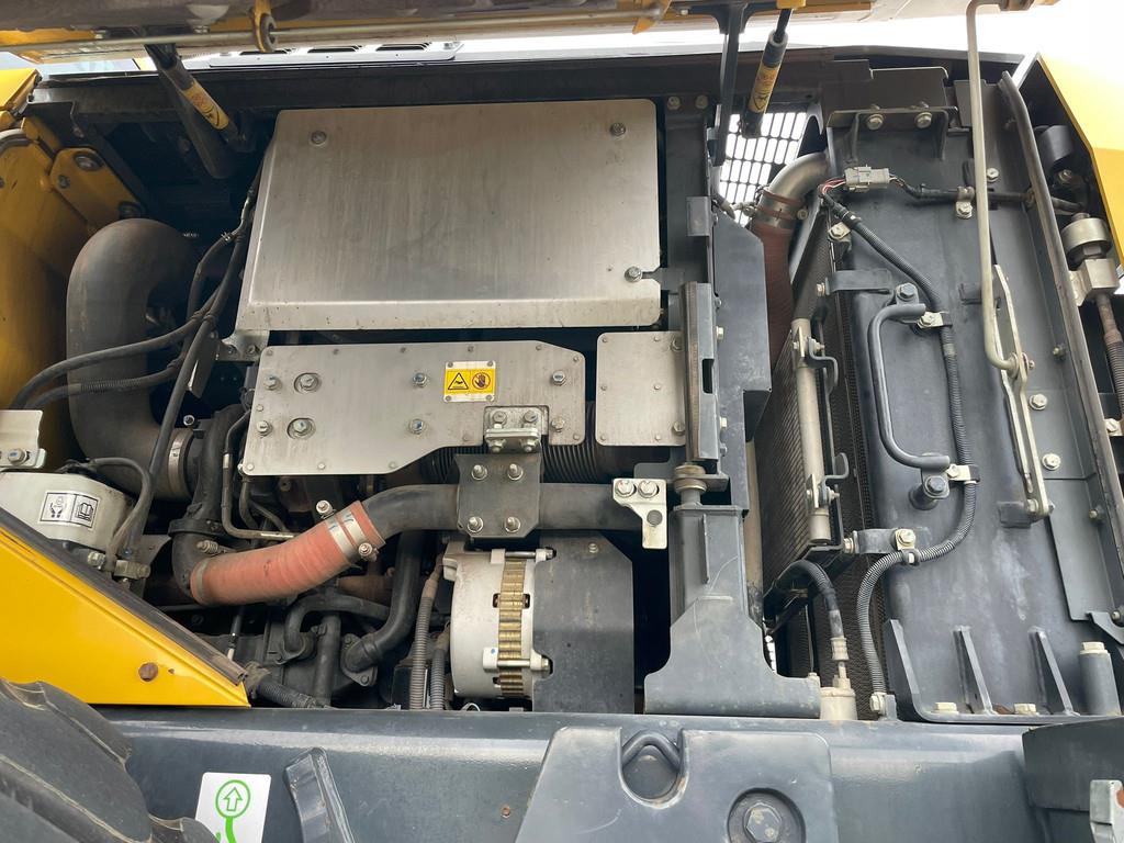 2020 Komatsu WA320-46893631