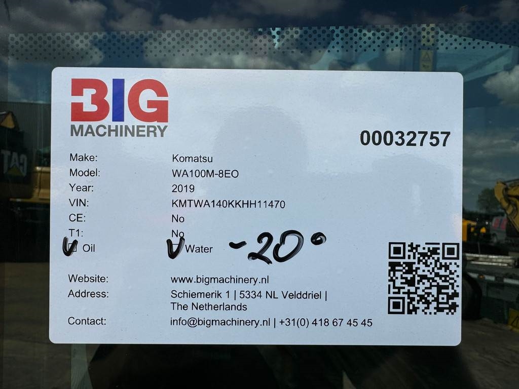 Komatsu WA100M-8EO - New Tires