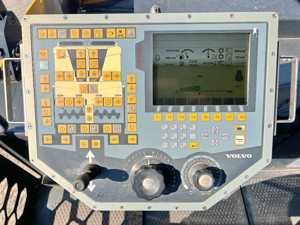 Volvo P7820C - 6 Meter Paving Width / Topcon GPS System