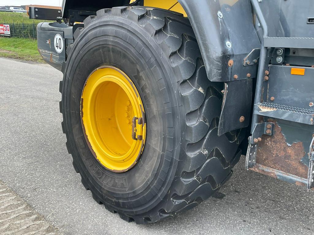 2020 Komatsu WA320-46893619