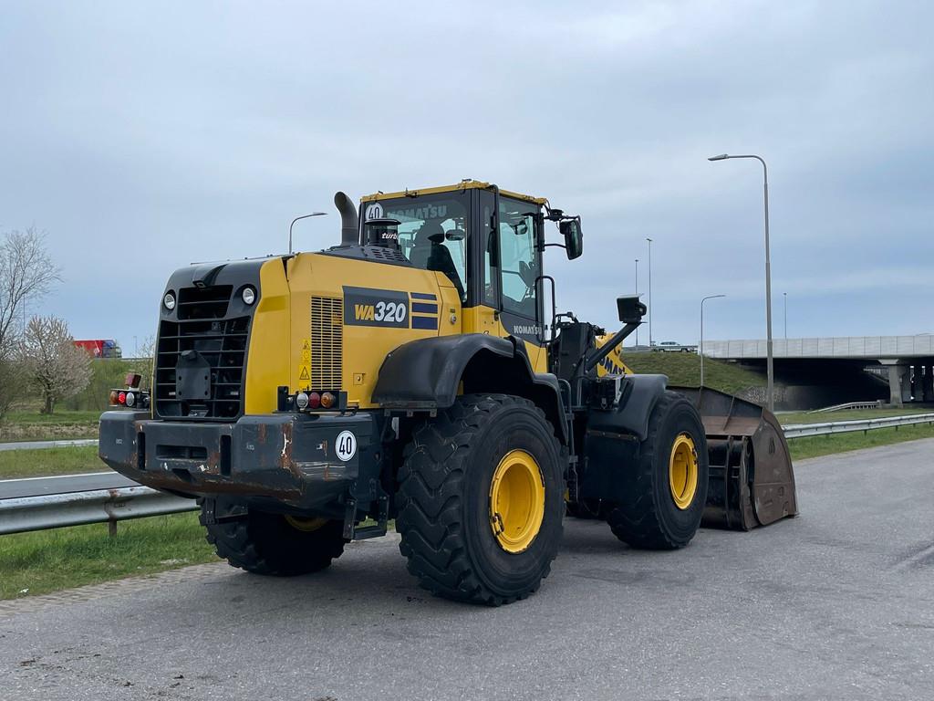 2020 Komatsu WA320-46893608