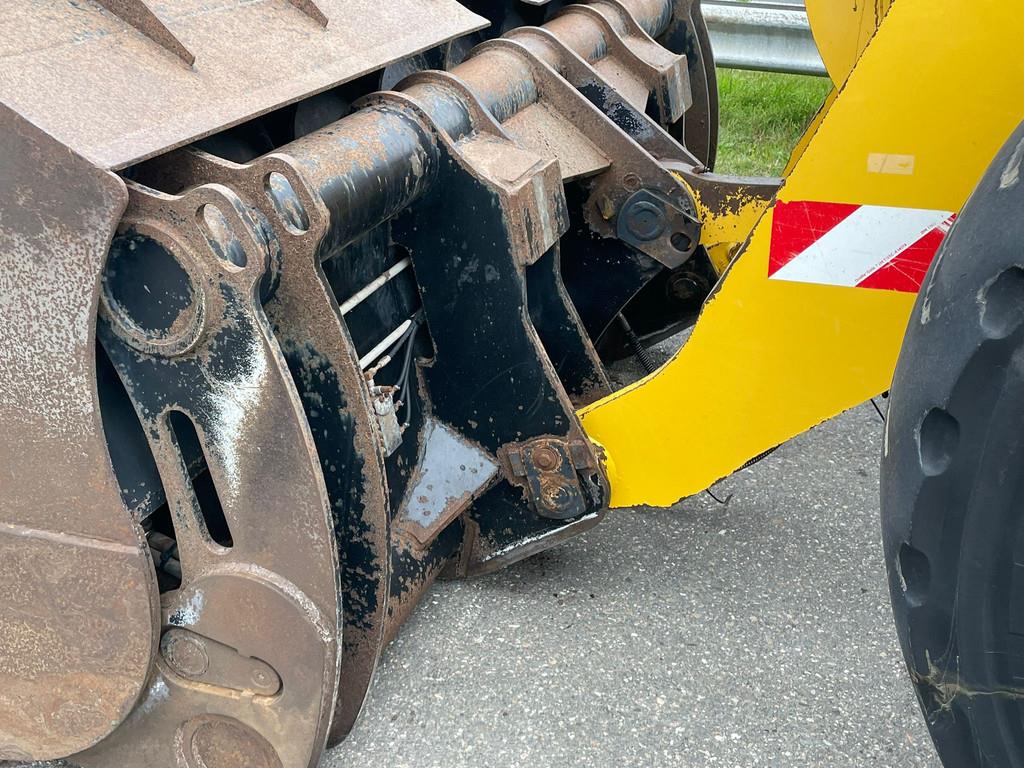 2020 Komatsu WA320-46893613