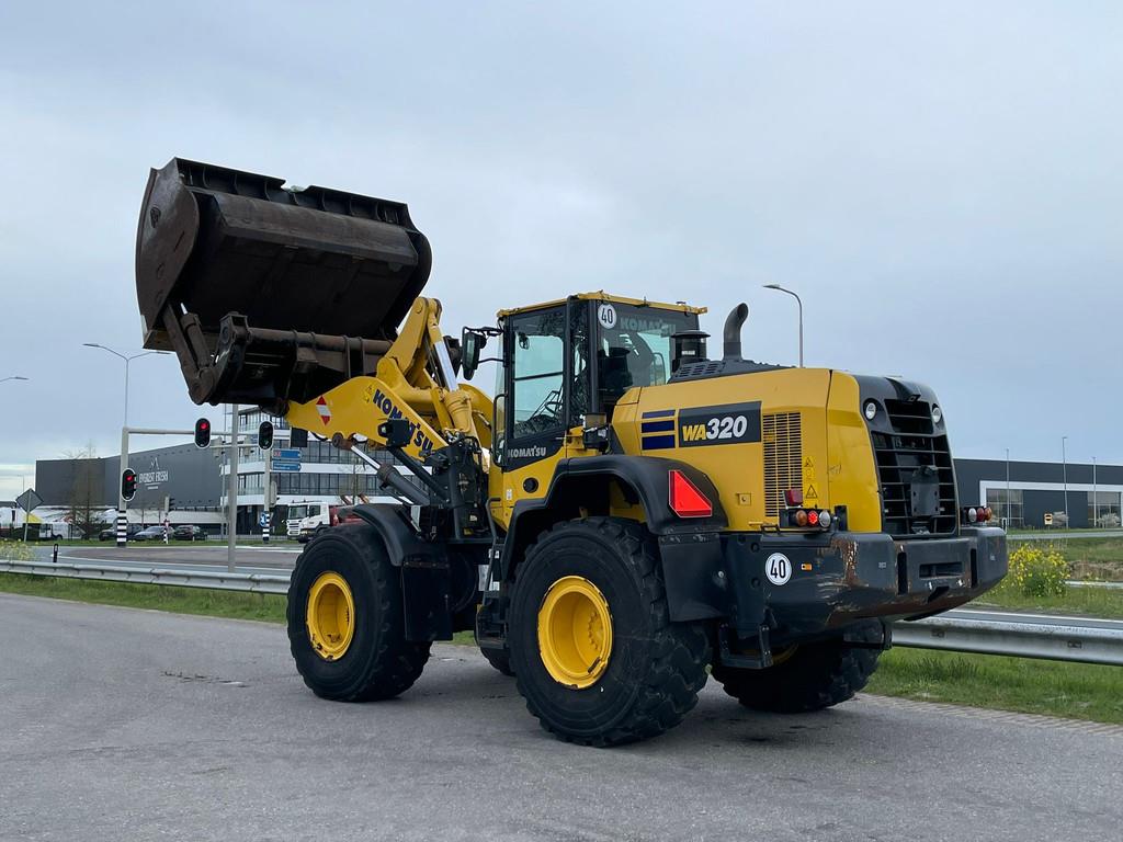 2020 Komatsu WA320-46893606