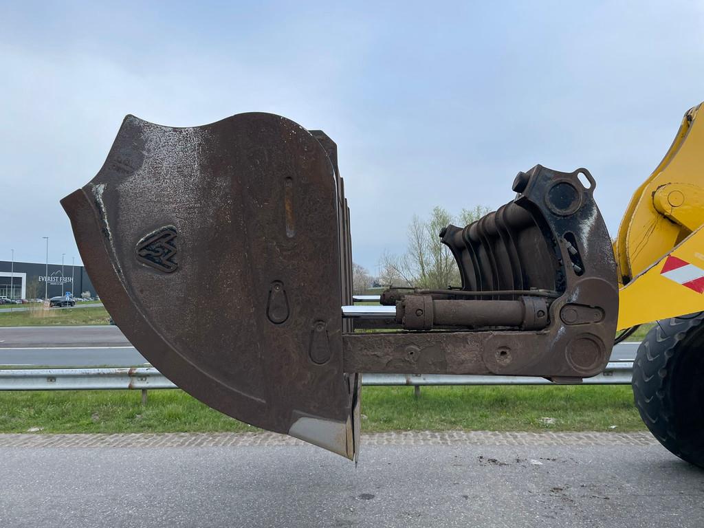 2020 Komatsu WA320-46893615