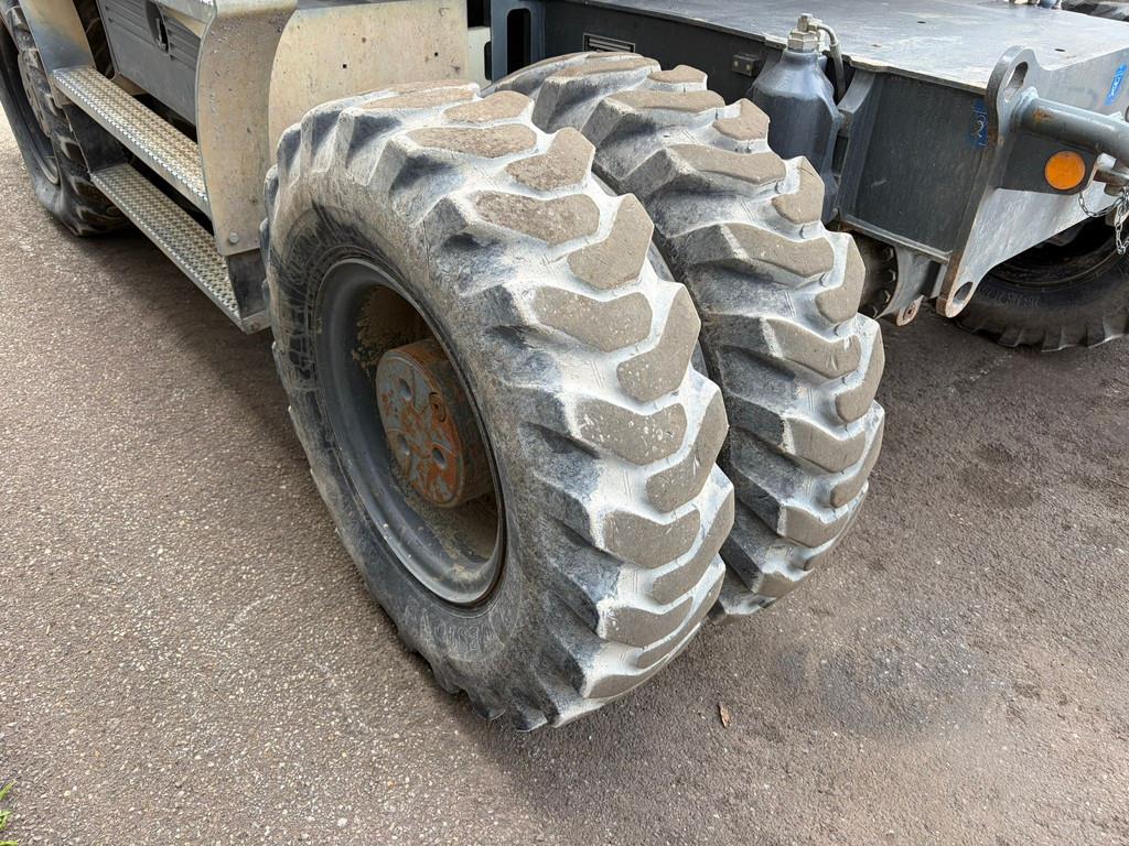 2017 ليبهير A918-47402844