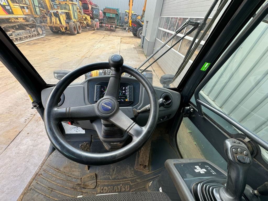 Komatsu WA100M-8EO - New Tires