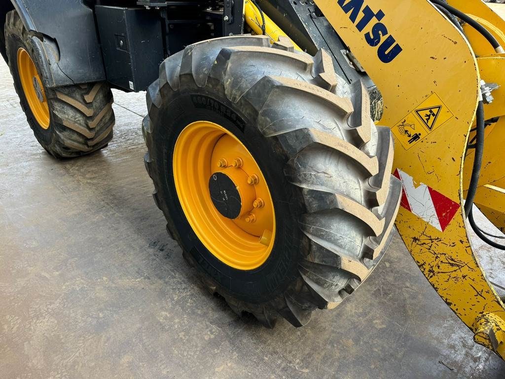 Komatsu WA100M-8EO - New Tires