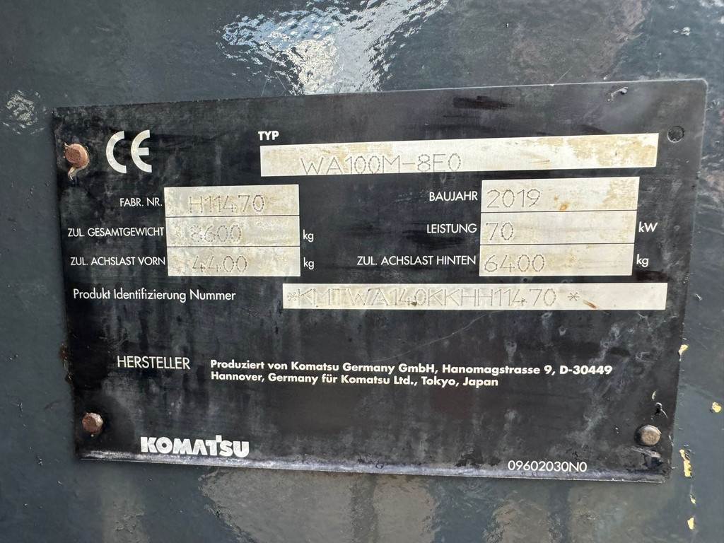 Komatsu WA100M-8EO - New Tires